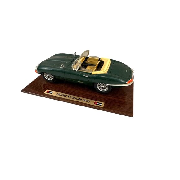 Bburago Jaguar E Cabriolet 1961 1:18 Diecast Model Car Green Convertible - Picture 10 of 12